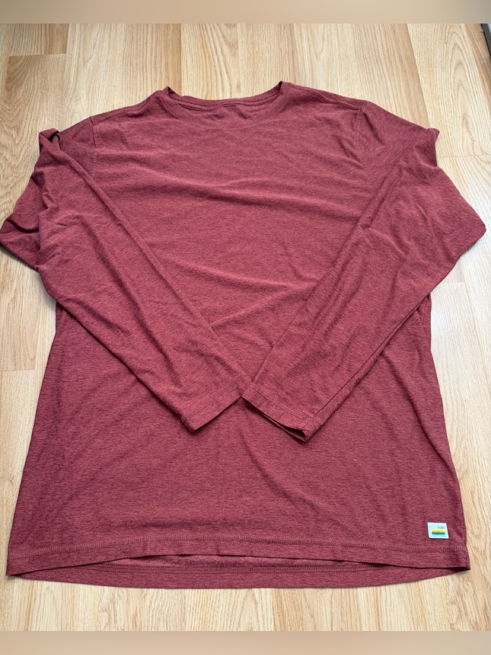 Vuori Strato Long Sleeve Tee size Large
